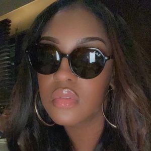 Meet your Posher, Moya